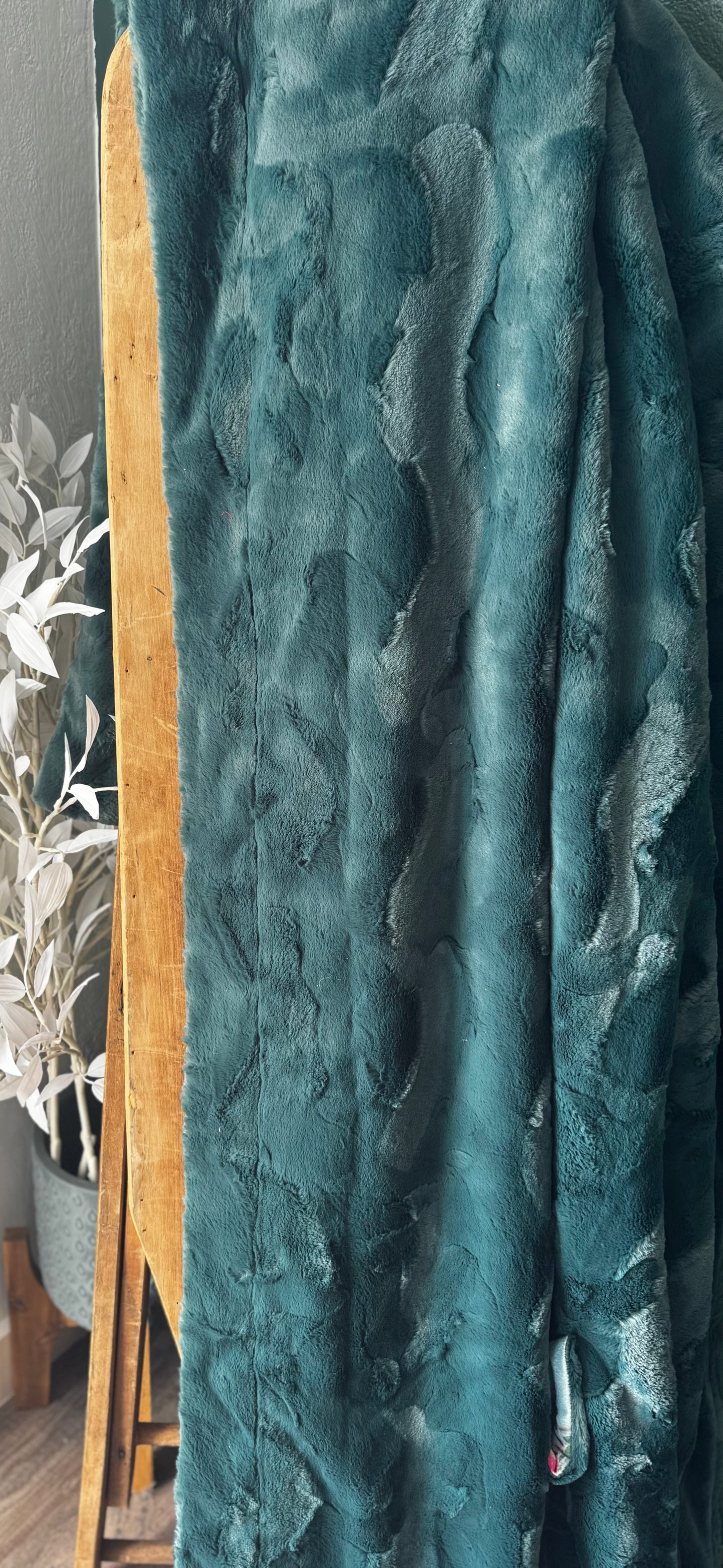 Succulent X Rose Spruce Hide